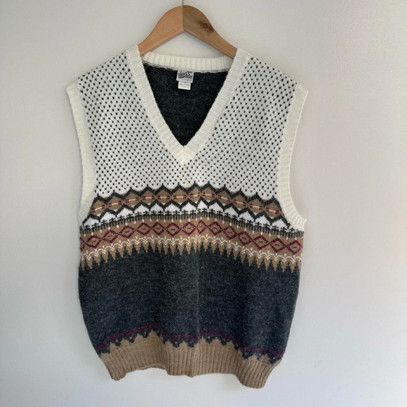 Other - Vintage Levi’s Sweater Vest Men’s Size Large Argyle Gray Beige 70s V Neck